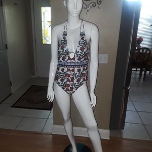 Cupshe swumining wear